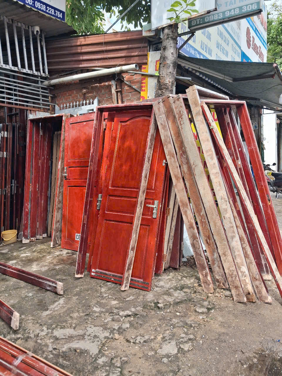 Thu mua đồ gỗ cũ số lượng lớn